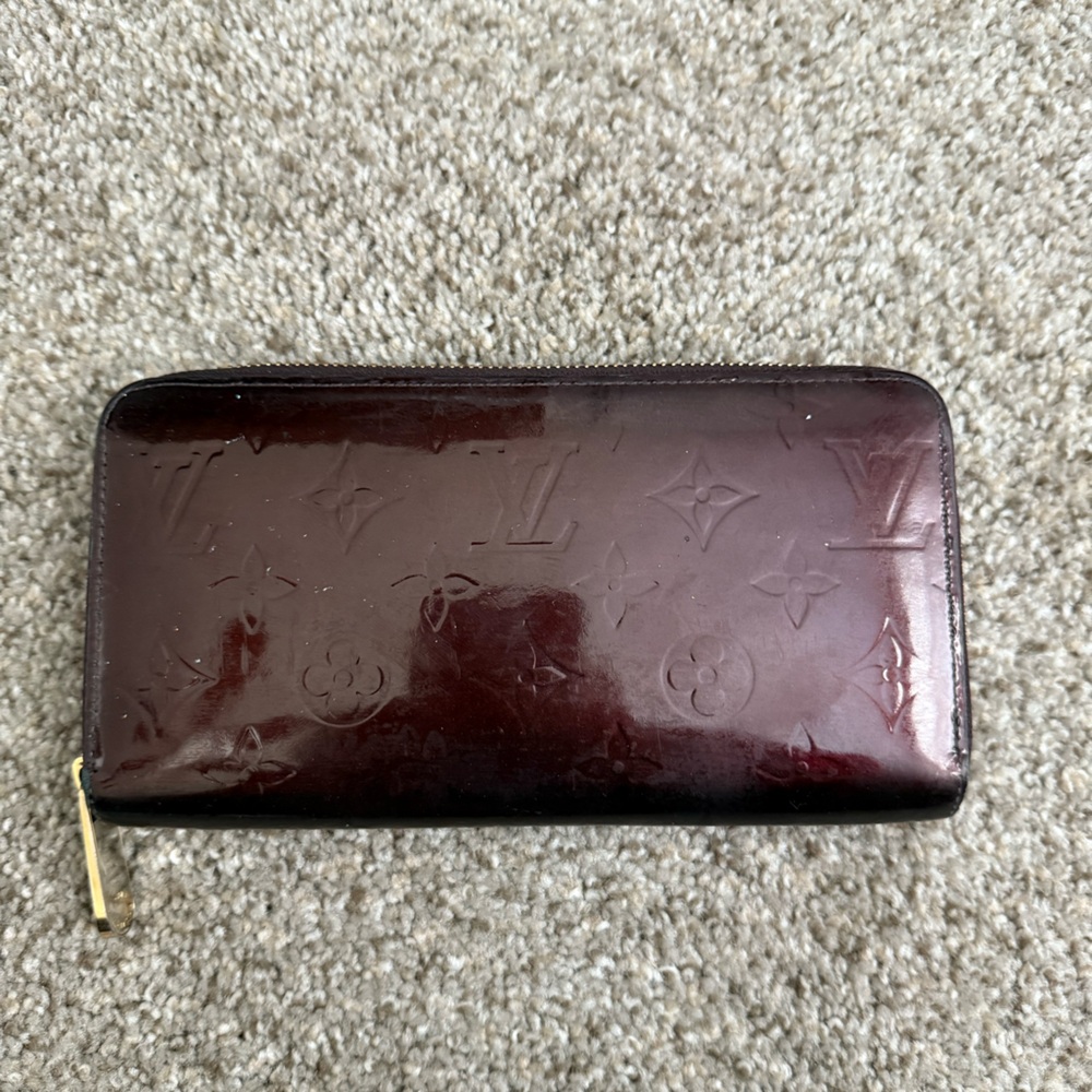 Louis Vuitton Zippy Wallet